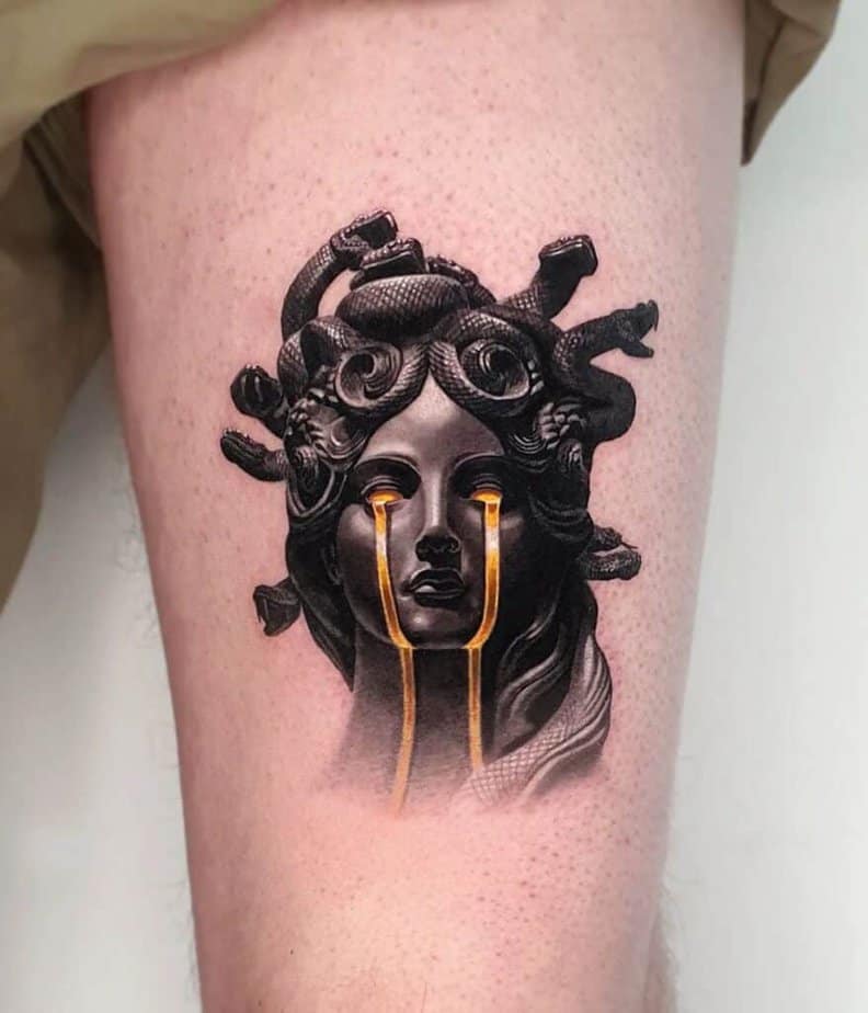 Tatuaggio Medusa con colori