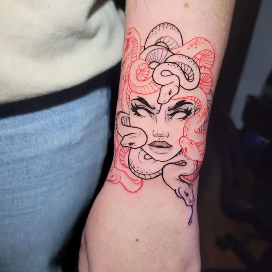 Tatuaggio Medusa con colori