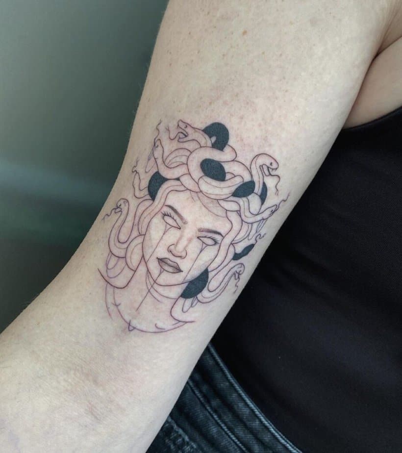 Piccolo tatuaggio Medusa