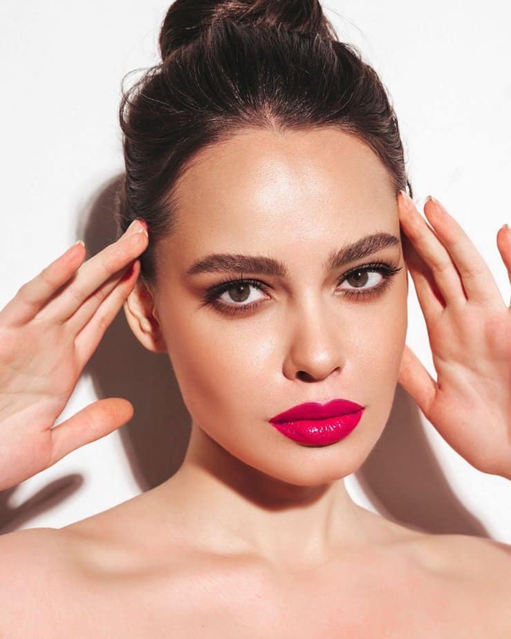 20 Fabulous Pink Lipstick Makeup Looks For The Perfect Pout