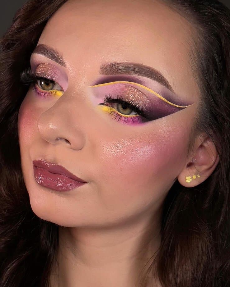18 Cut Crease Makeup Ideas For A Glamorous Contrast