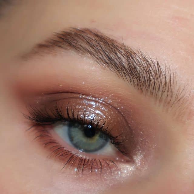 Beautiful bronze eyeshadow