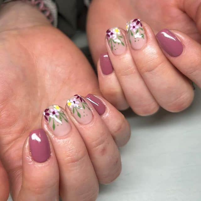 Floral mauve nails
