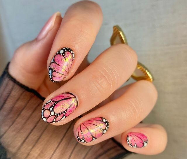 20 Impressive Animal Print Nails To Embrace Your Animal Spirit