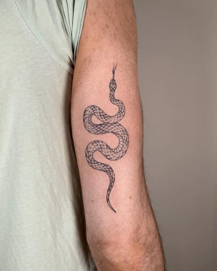 17. Un tatuaggio a forma di serpente 