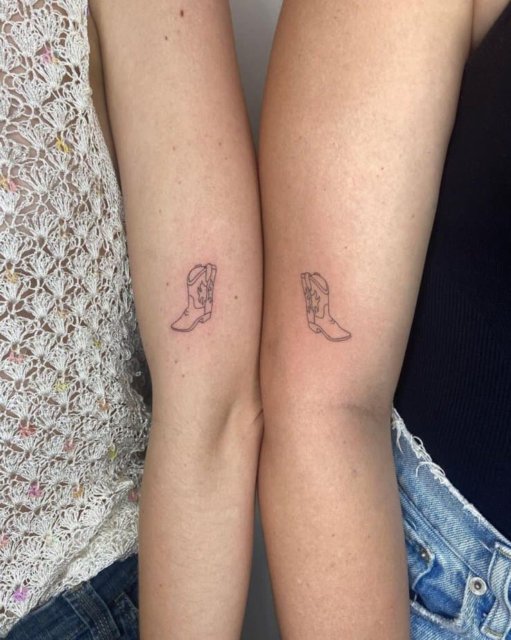 2. Matching cowboy boots tattoo for you and your BFF 