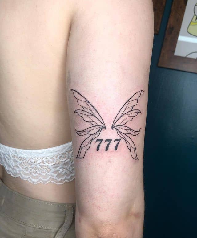 17 dolci e delicati tatuaggi con numeri d'angelo sul braccio