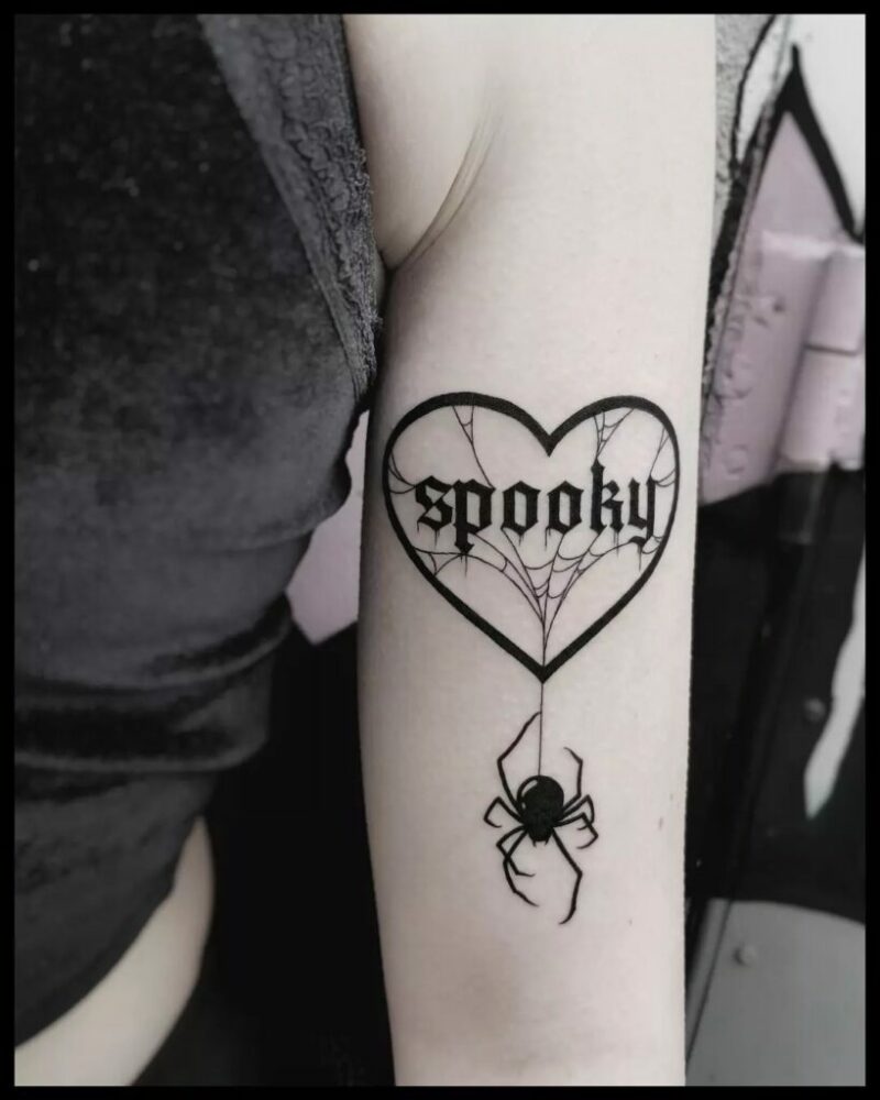 20 Blackwork Tattoo Ideas For A Visually Striking Effect