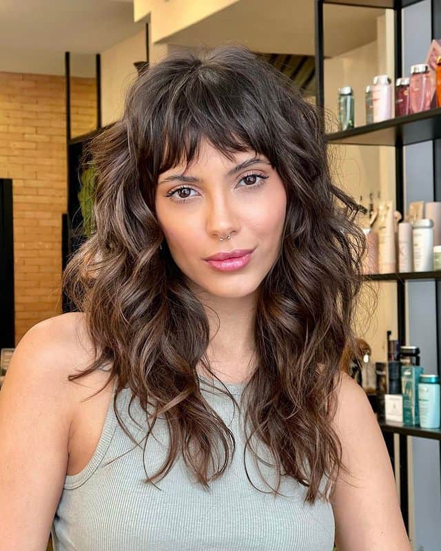 20 Gorgeous Haircuts For Round Faces That'll Flatter You