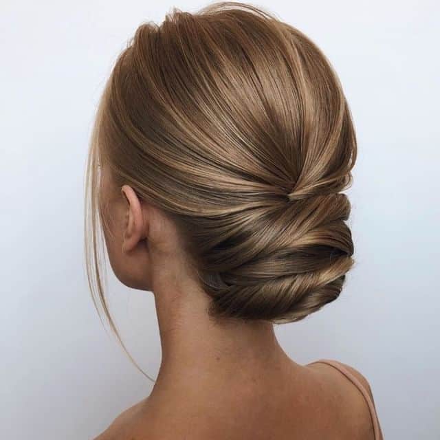 19 Chic Wedding Guest Hairstyles To Make You Look Glamorous