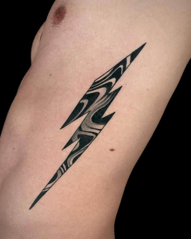 Tatuaggio unico con fulmine2