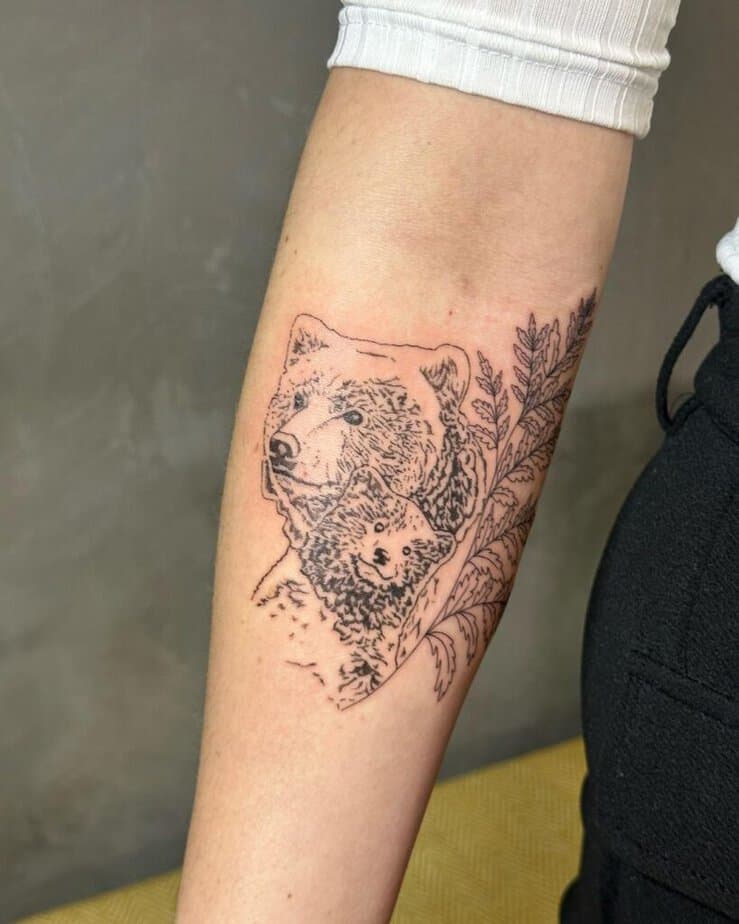 6. Tatuaggio a linee sottili di un orso e di un cucciolo 