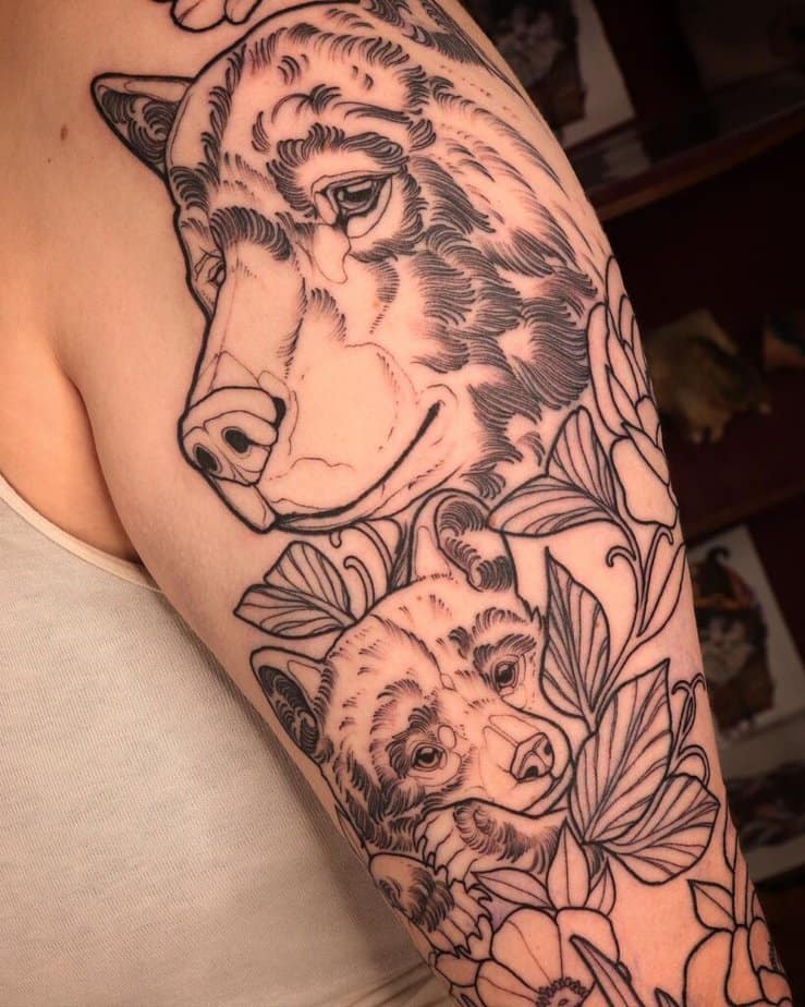 7. Tatuaggio con orso e cucciolo 