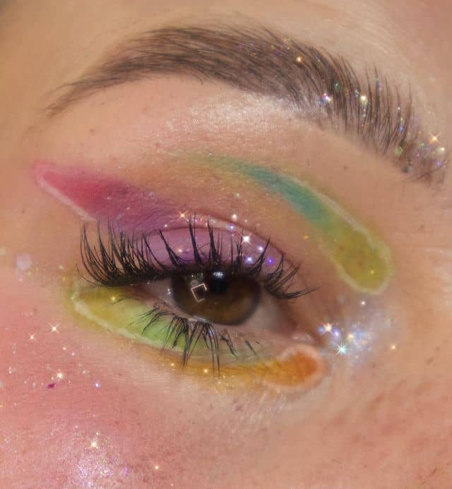 20 Magnificent Glitter Eyeshadow Looks Perfect For Any Party