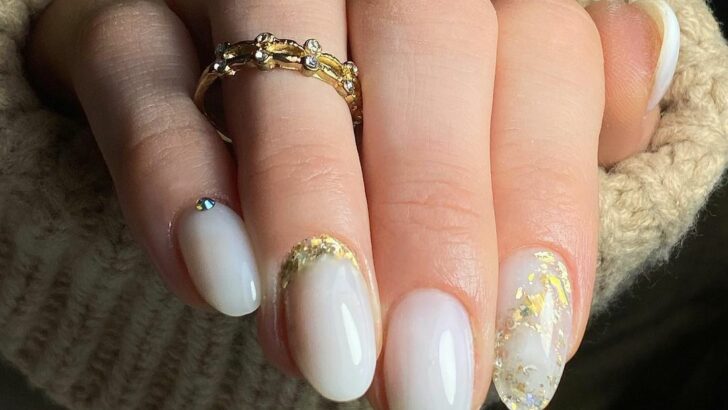 36 Brilliant Short White Nail Ideas To Make Your Manicure Pop