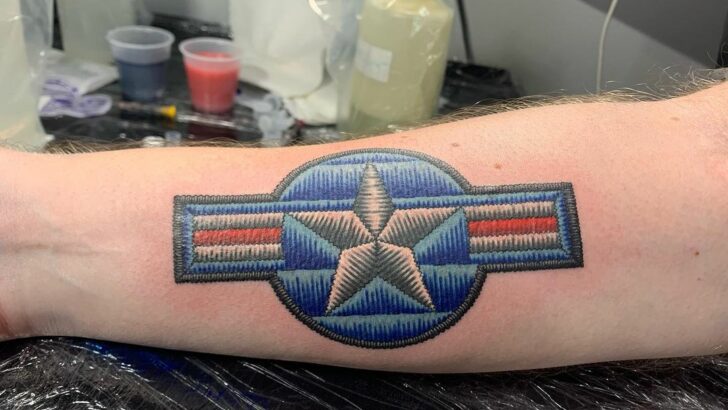 40 tatuaggi militari unici che raccontano una storia di coraggio.