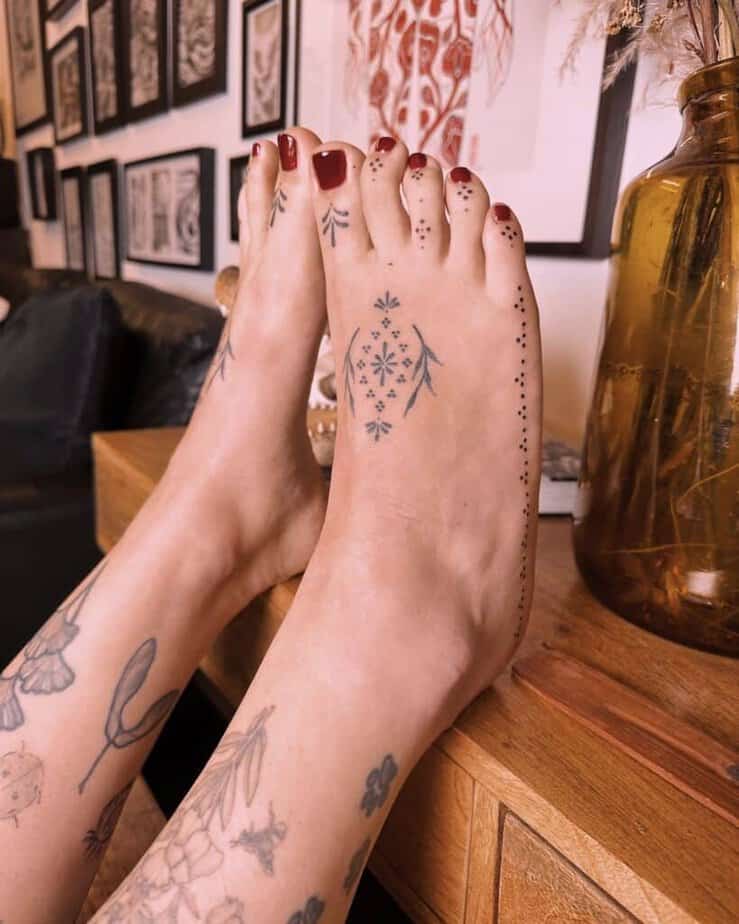 20 Captivating Foot Tattoos That Will Leave You In Awe