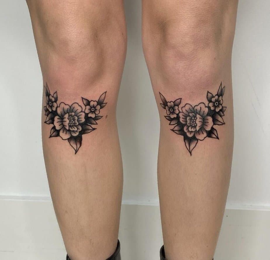 20 idee per tatuaggi sulle ginocchia che fanno saltare le regole