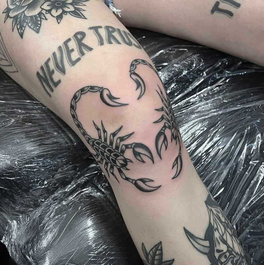 20 Satisfying Knee Tattoo Ideas That Bend The Rules 16