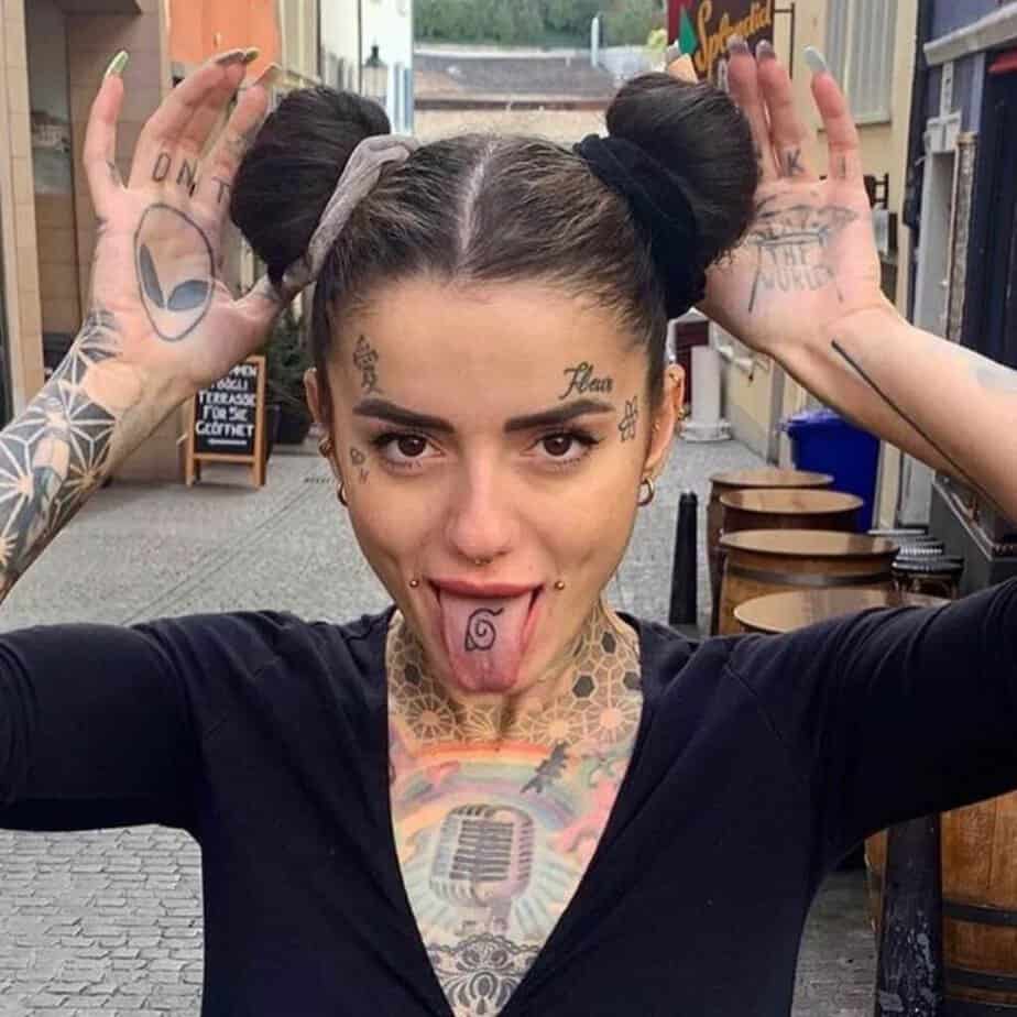 21 Popular Tongue Tattoos That8217ll Tickle Your Taste Buds 10