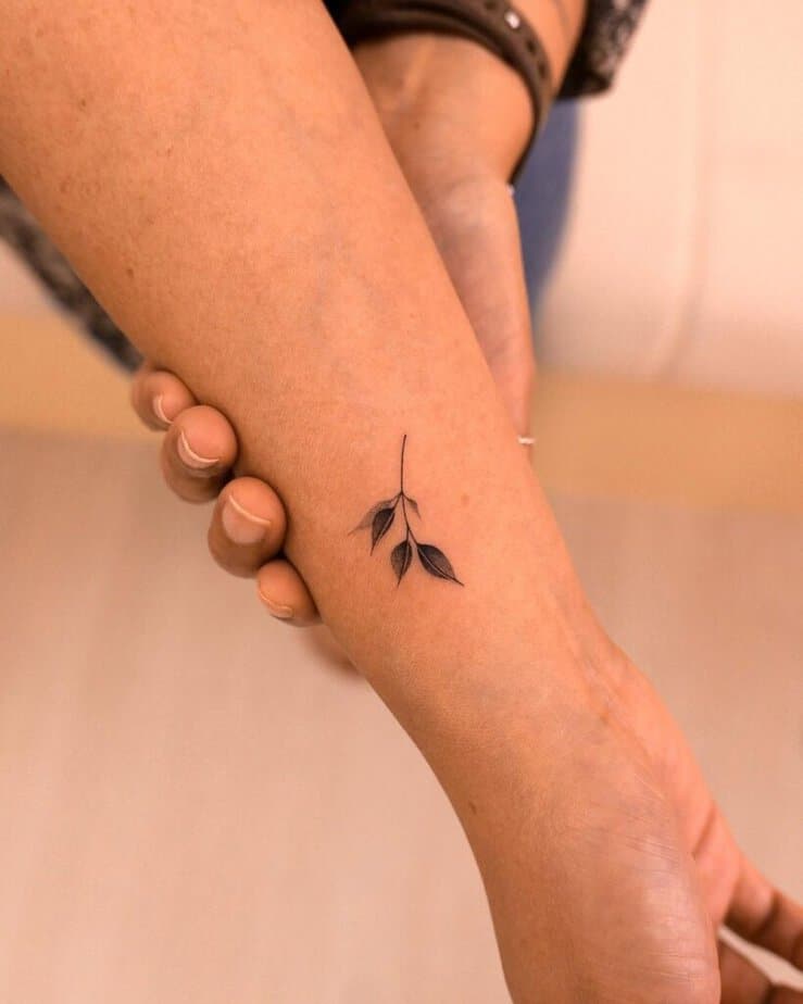 21 Relaxing Leaf Tattoos That8217ll Leave You Itching For Ink 20