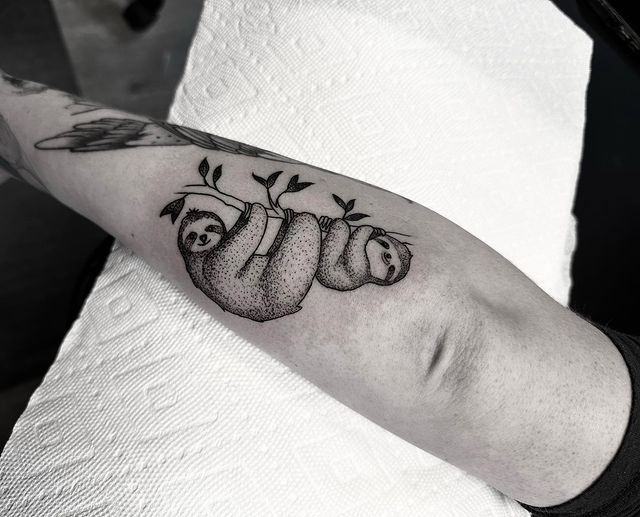 24 Cute Sloth Tattoos That8217ll Remind You To Slow Down 4