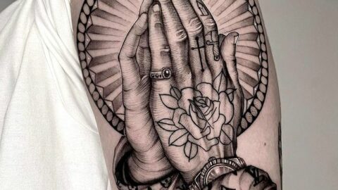 21 Inspiring Praying Hands Tattoos To Feel Safe And Guarded