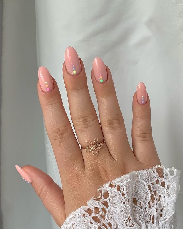 Cute dainty dot nails