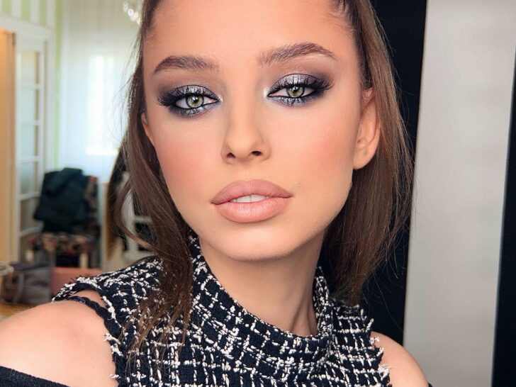 36 Dazzling Silver Makeup Looks To Sparkle And Shine