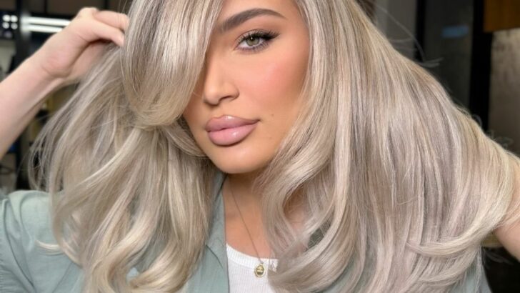 35 Beautiful Ash Blonde Hair Ideas For An Otherworldly Look