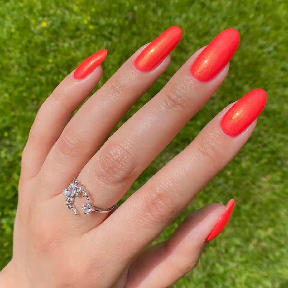 Gleaming coral nails