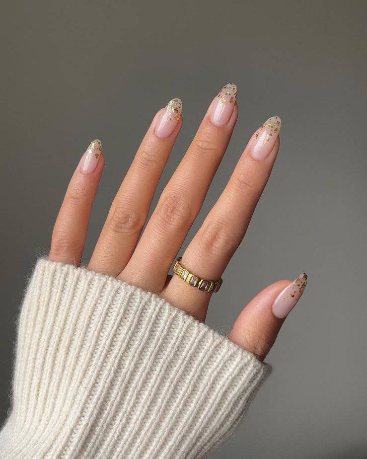 36 Glorious Gold Nails Fit For Royalty