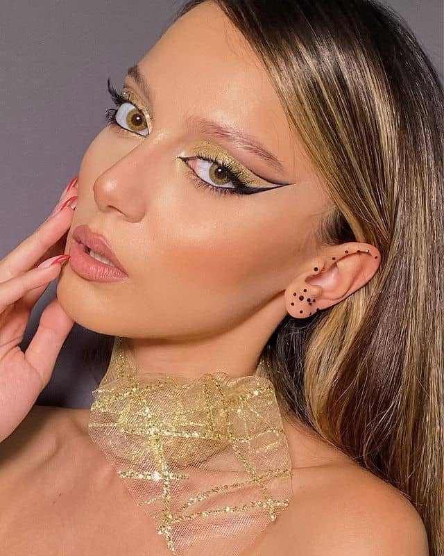 22 Dazzling Gold Eyeshadow Looks You'll Want to Try