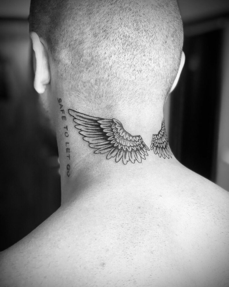 23 Beautiful Wing Tattoos To Soar Towards Your Freedom