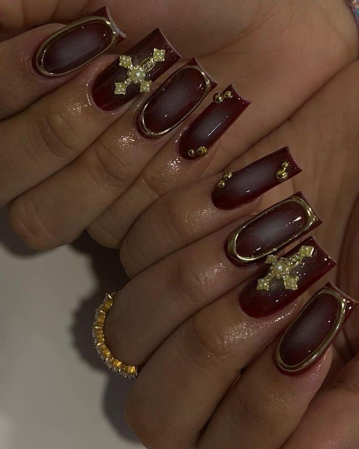 35 Glamorous Red And Gold Nails For Regal Radiance