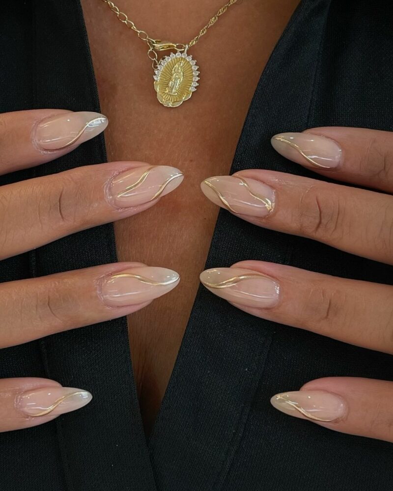 36 Glorious Gold Nails Fit For Royalty