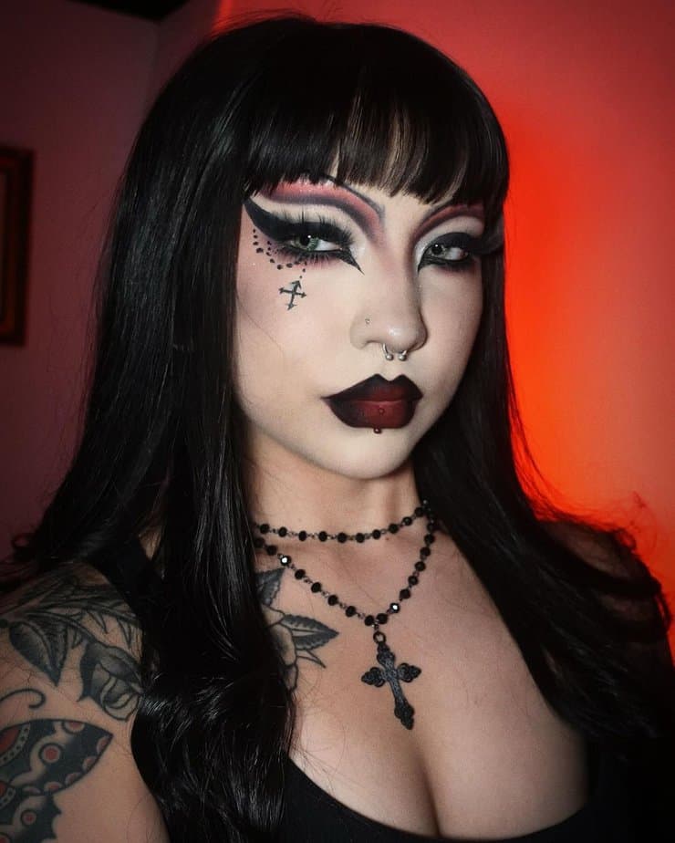 These 30 Gorgeous Goth Makeup Looks Will Put A Spell On You