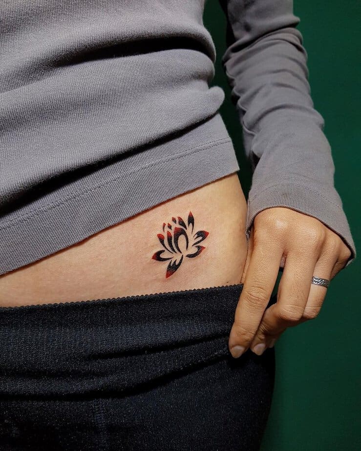 21 Waist Tattoos That Are Not A Waste Of Your Time