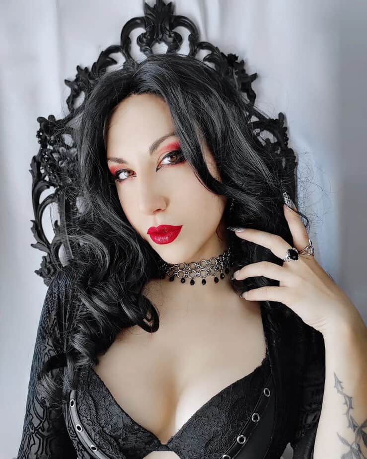 These 30 Gorgeous Goth Makeup Looks Will Put A Spell On You