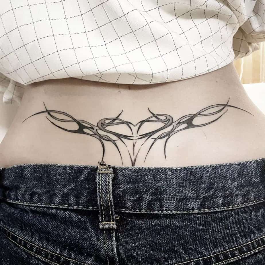 21 Waist Tattoos That Are Not A Waste Of Your Time