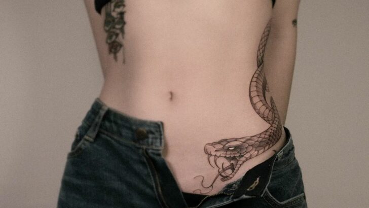 21 Waist Tattoos That Are Not A Waste Of Your Time