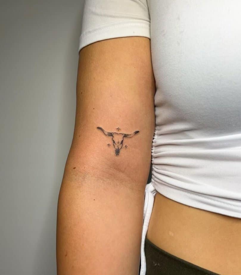 20 Radiant Bicep Tattoo Ideas For Women Who Love Elegant Ink 18
