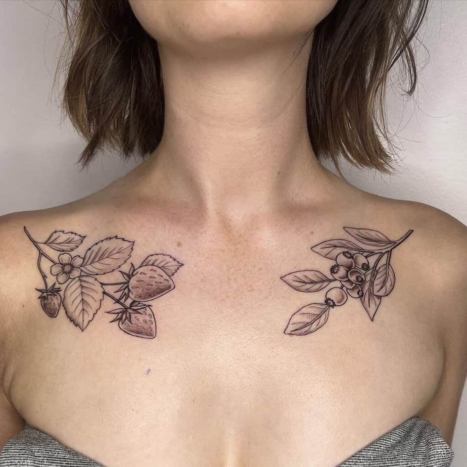 23 Captivating Collarbone Tattoos To Spark Your Interest 14