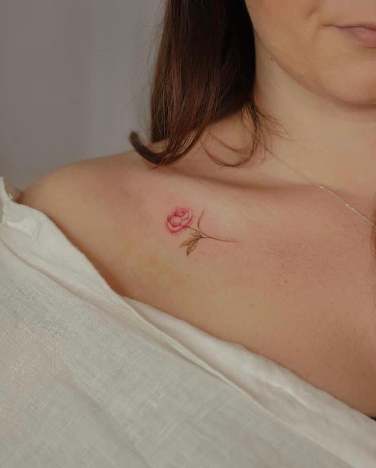 23 Captivating Collarbone Tattoos To Spark Your Interest