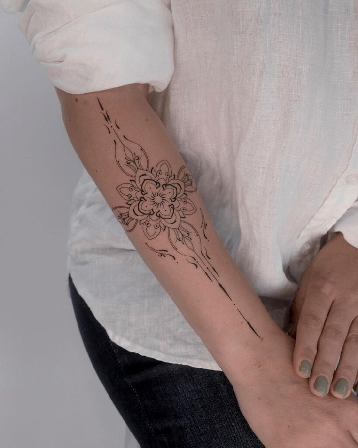 23 Dazzling Forearm Tattoo Designs For Any Aesthetic 2