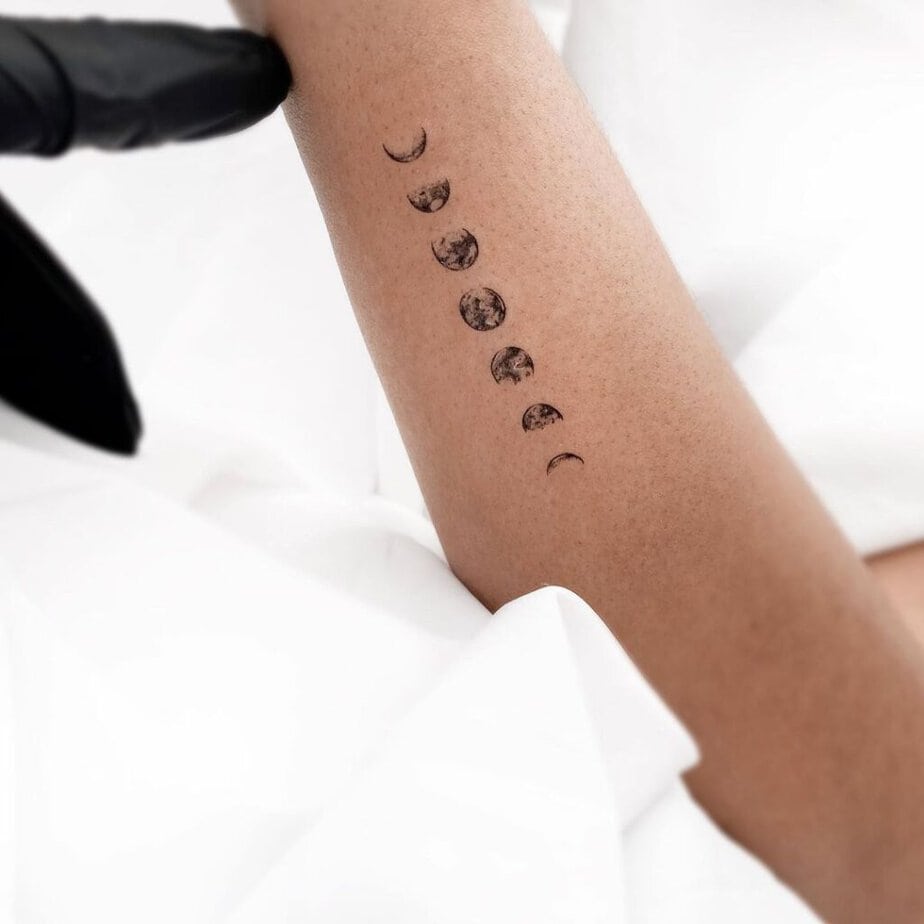 23 Dazzling Forearm Tattoo Designs For Any Aesthetic 22