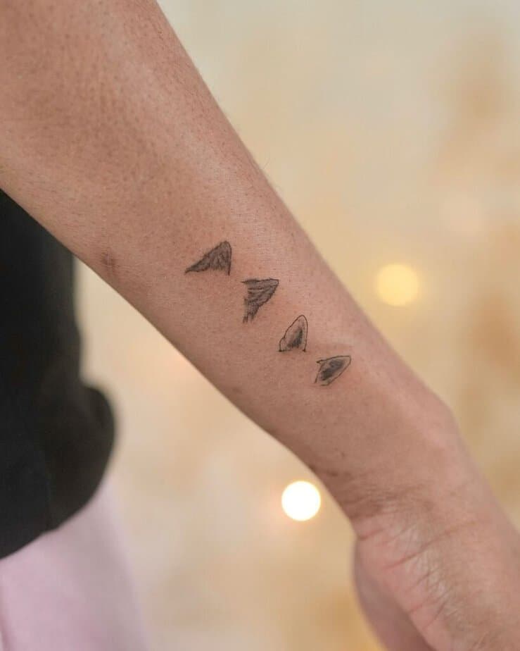 23 Jaw Dropping Wrist Tattoos That Are Better Than Jewelry 10