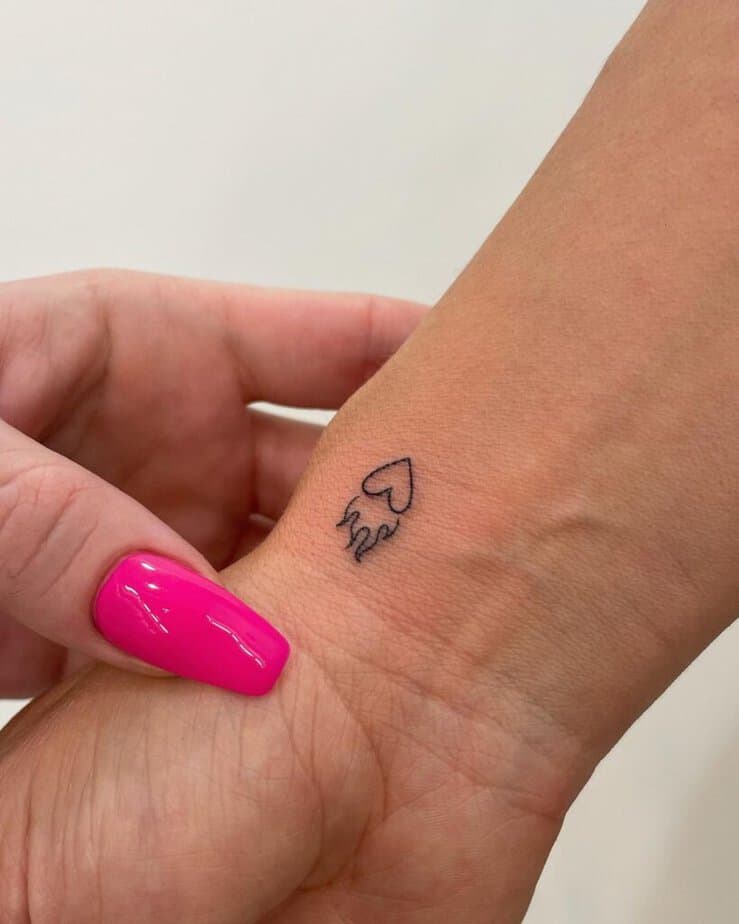23 Jaw Dropping Wrist Tattoos That Are Better Than Jewelry 20