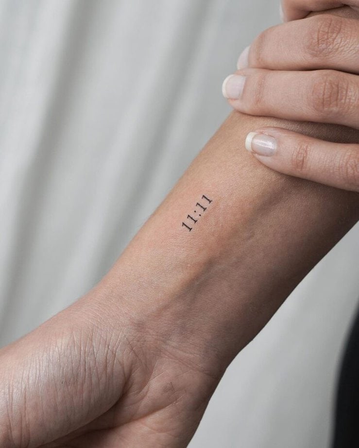 23 Jaw Dropping Wrist Tattoos That Are Better Than Jewelry 8