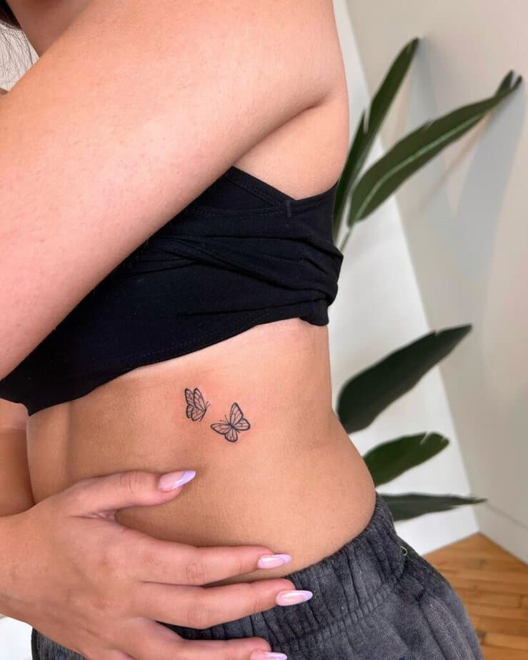 25 Remarkable Rib Tattoos That8217ll Totally Be Worth The Pain 20